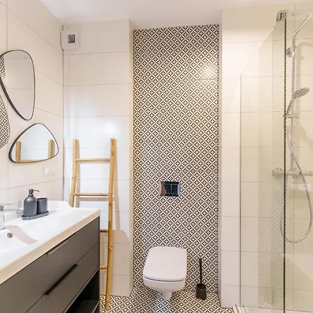 Laba Kasprowicza 20 Parking Basen Fitness Bawialnia W Cenie, Parkplatz Schwimmbad Fitness Spielzimmer Im Preis Kołobrzeg