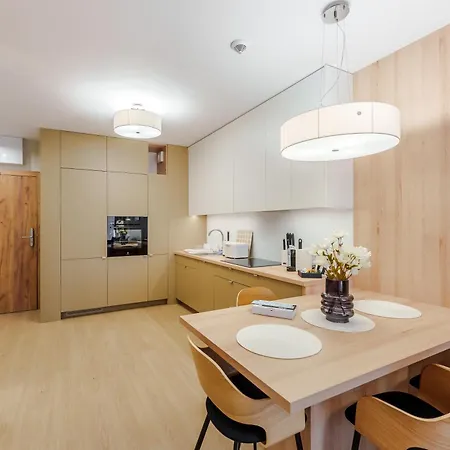 Laba Kasprowicza 20 Parking Basen Fitness Bawialnia W Cenie, Parkplatz Schwimmbad Fitness Spielzimmer Im Preis * Kolobrzeg