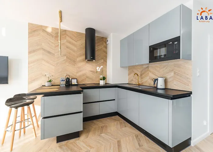 Laba Kasprowicza 20 Parking Basen Fitness Bawialnia W Cenie, Parkplatz Schwimmbad Fitness Spielzimmer Im Preis Kołobrzeg