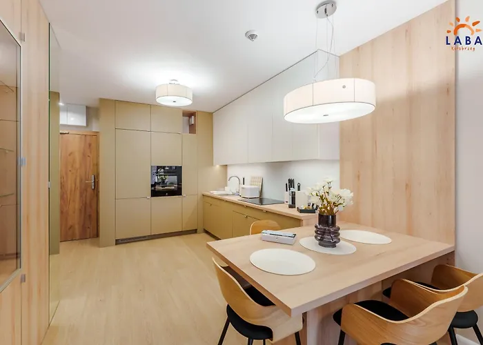 Laba Kasprowicza 20 Parking Basen Fitness Bawialnia W Cenie, Parkplatz Schwimmbad Fitness Spielzimmer Im Preis * Kołobrzeg