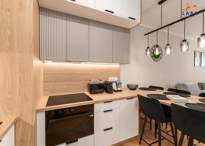 Laba Kasprowicza 20 Parking Basen Fitness Bawialnia W Cenie, Parkplatz Schwimmbad Fitness Spielzimmer Im Preis Kołobrzeg