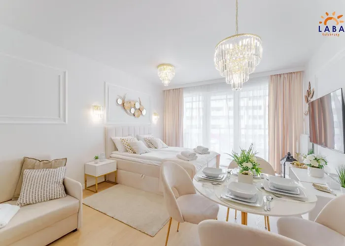 Laba Kasprowicza 20 Parking Basen Fitness Bawialnia W Cenie, Parkplatz Schwimmbad Fitness Spielzimmer Im Preis * Kołobrzeg